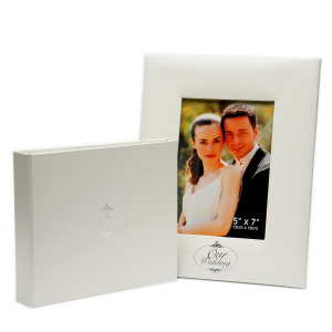 Сватбен албум за 60бр. 10х15 в комплект с рамка
