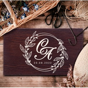 Табела с монограм и рамка